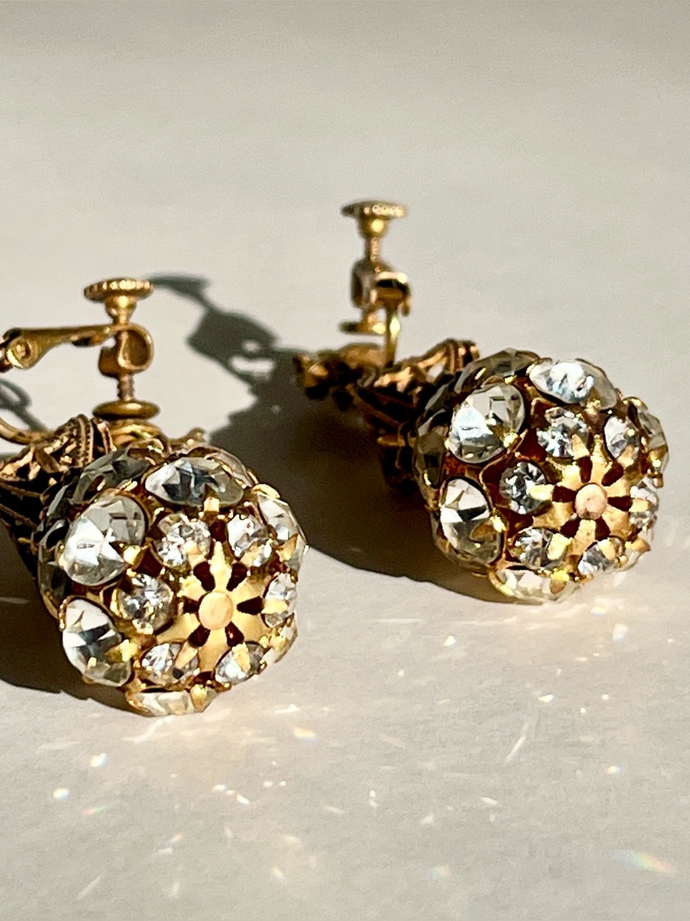 Signed | Miriam Haskell Vintage Drop Gold Rhinestone Screw-Back Earrings - Picture 10 of 13